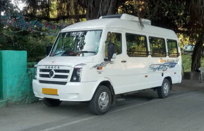 Tempo Traveller (old)