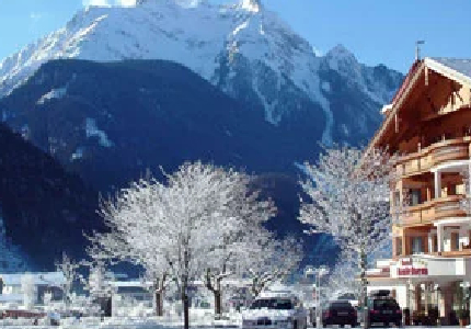 Amritsar to Dharamshala, Manali & Shimla Tour Package